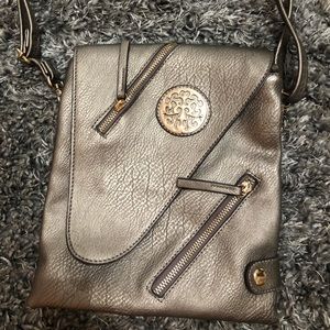 Crossbody purse spacious beautiful pendent